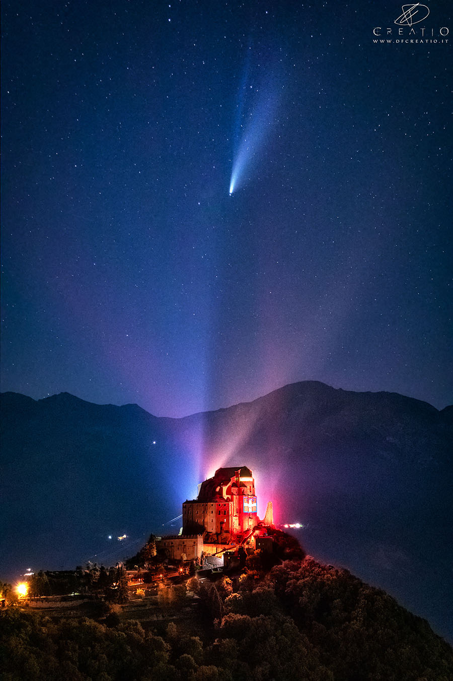 Encounters - Incontri  La Sacra di San Michele e la cometa C/2020 F3 (NEOWISE) in un incontro magico - Duilio Fiorille